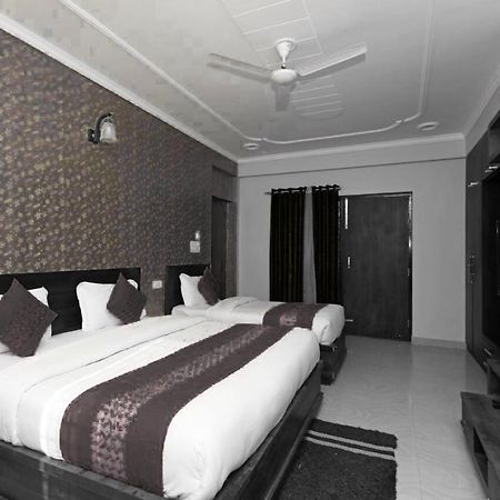 ホテルOyo 11877 Royal Residency New Tehri エクステリア 写真